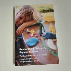 Researching Children's Popular Culture book